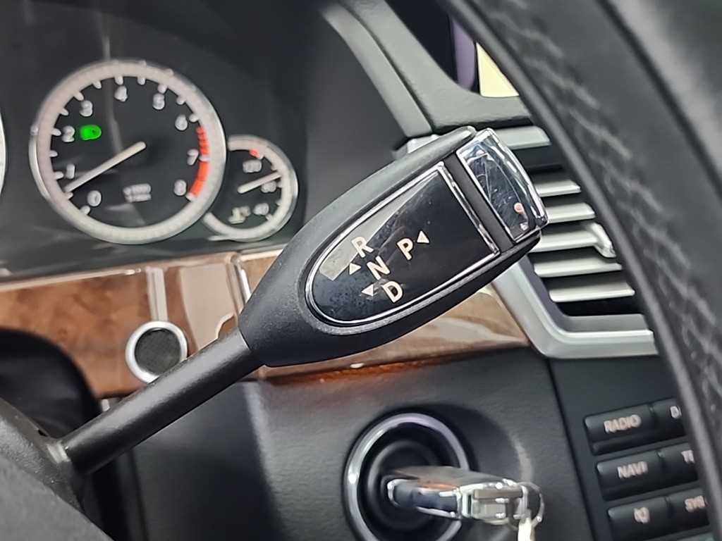 Mercedes Benz E class - Vista 8