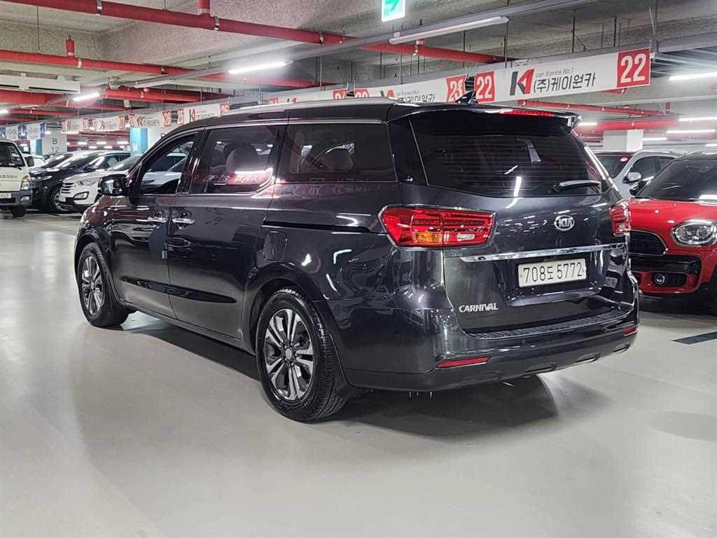 KIA Carnival - Vista 6
