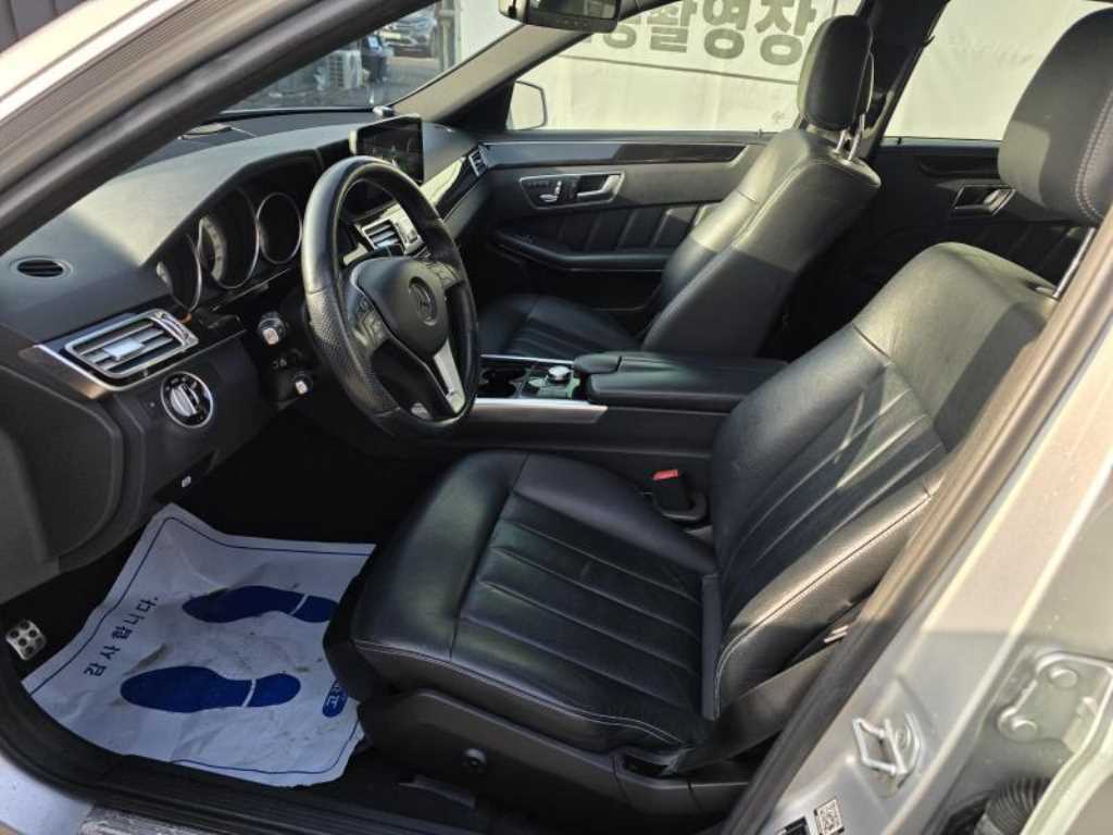 Mercedes Benz E class - Vista 12