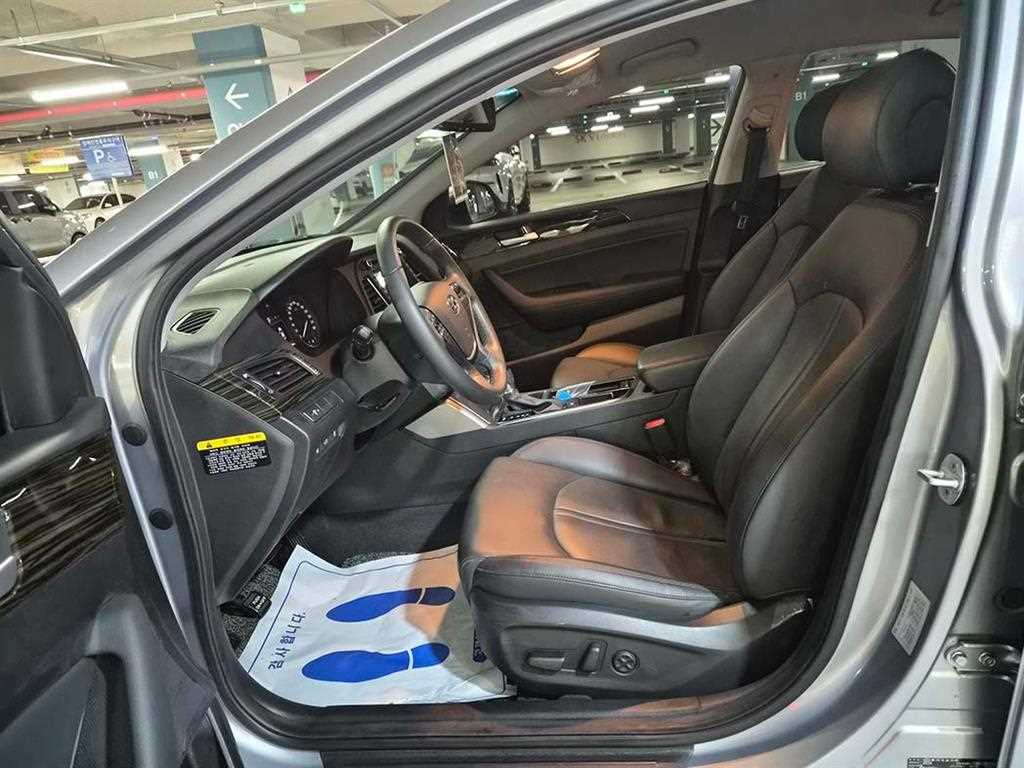 HYUNDAI Sonata - Vista 6