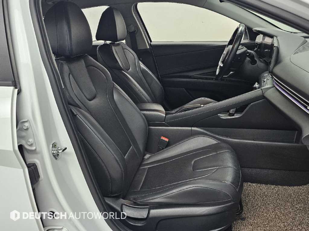 HYUNDAI Avante - Vista 10