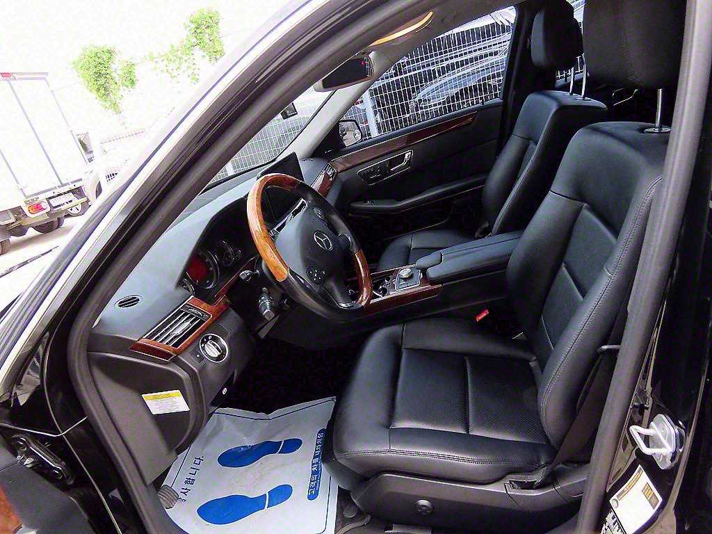 Mercedes Benz E class - Vista 5