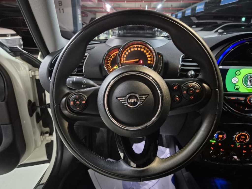 Mini Clubman - Vista 11