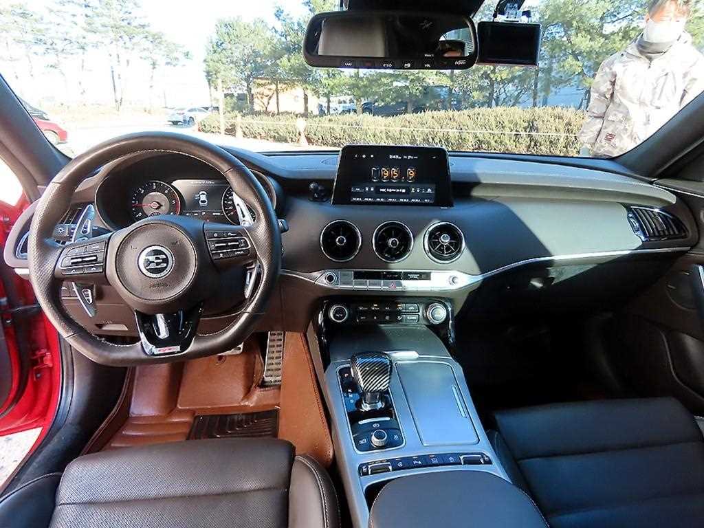 KIA Stinger - Vista 7