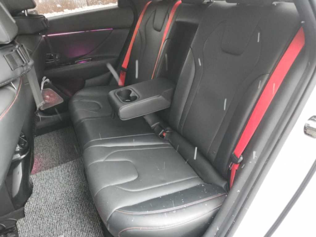 HYUNDAI Avante - Vista 9