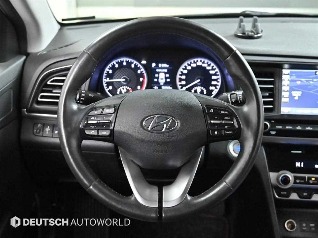 HYUNDAI Avante - Vista 12