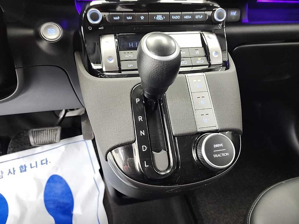 HYUNDAI Casper - Vista 8