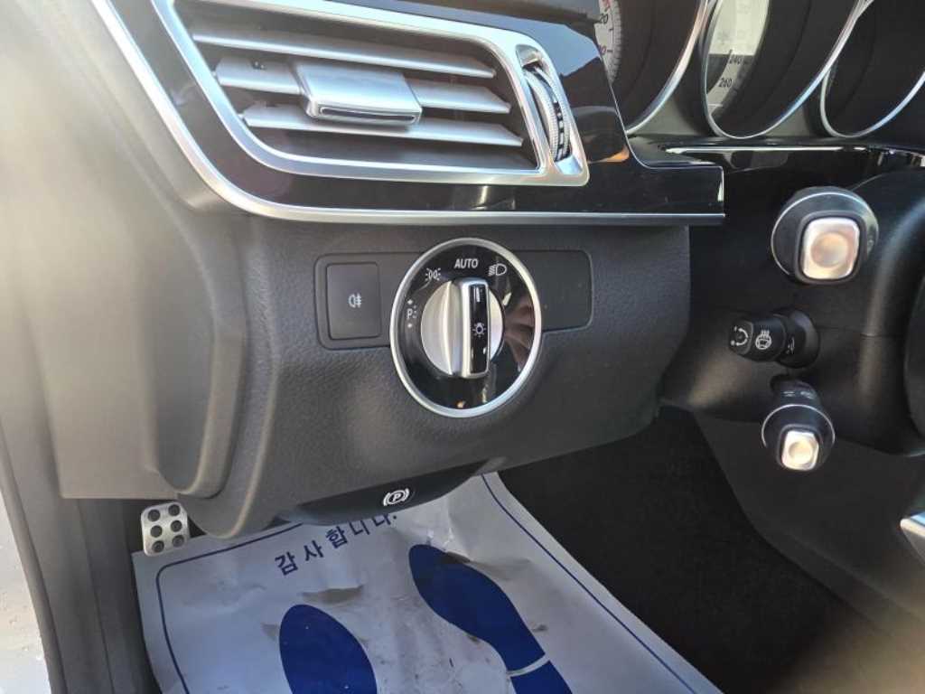 Mercedes Benz E class 2014 Plateado - Importación desde Corea - HF Imports Iquique - Foto 13