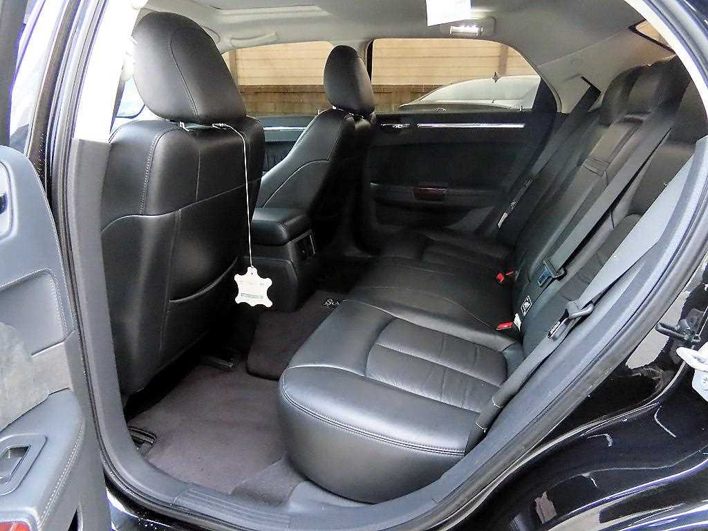 Chrysler 300C - Vista 6