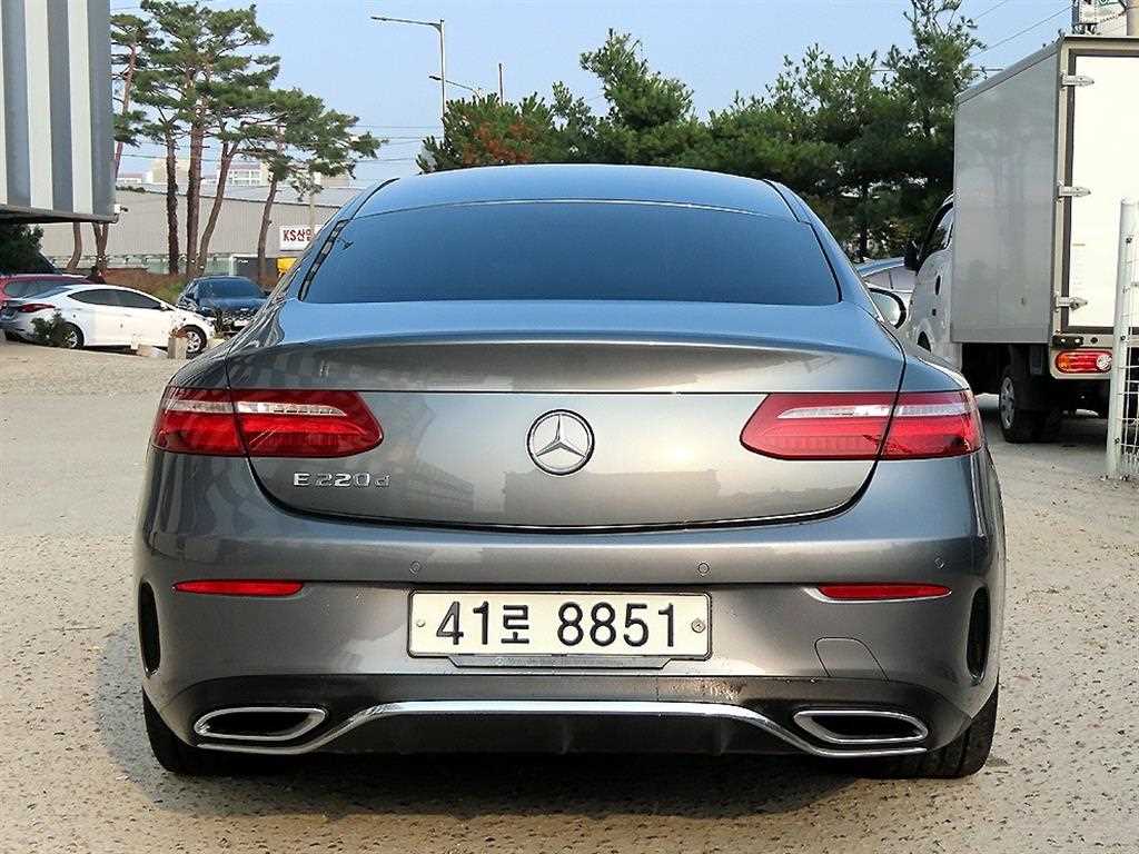 Mercedes Benz E class - Vista 4