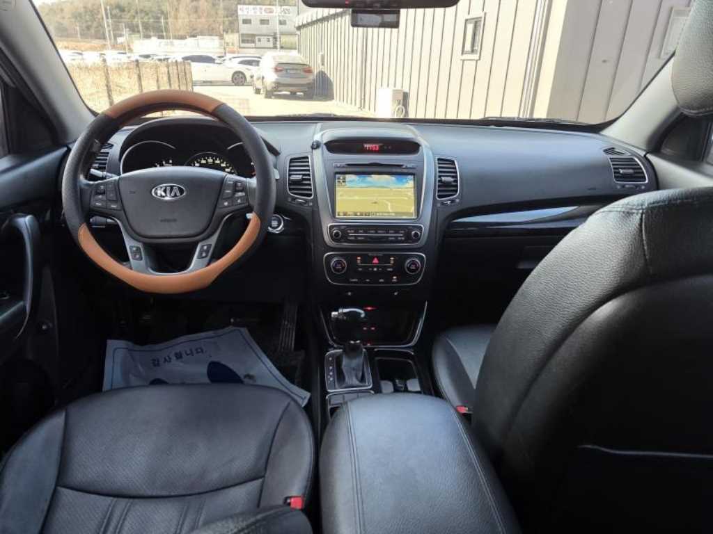 KIA Sorento - Vista 8