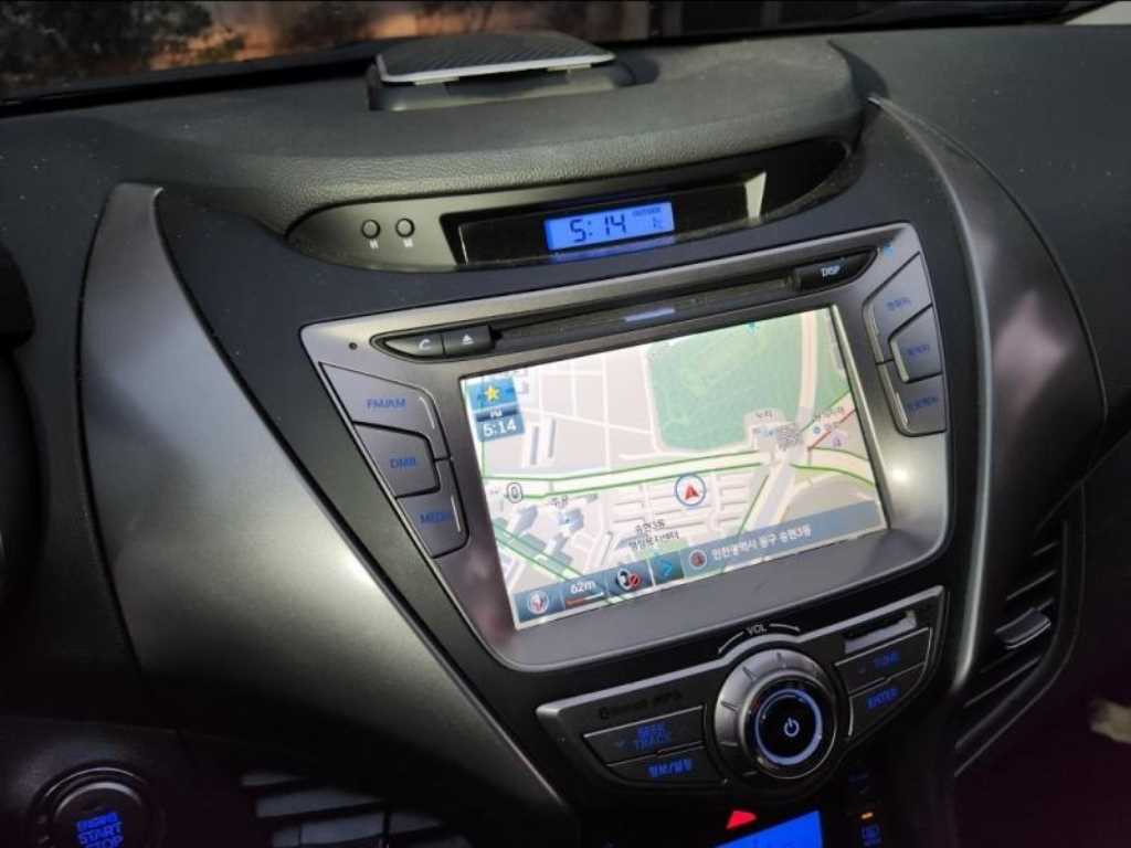 HYUNDAI Avante - Vista 6