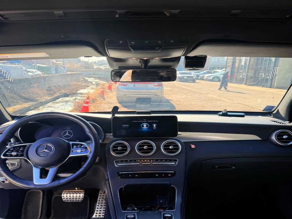 Mercedes Benz GLC Class - Vista 6