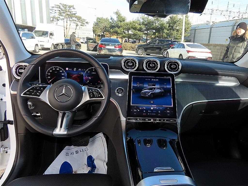 Mercedes Benz GLC Class - Vista 7