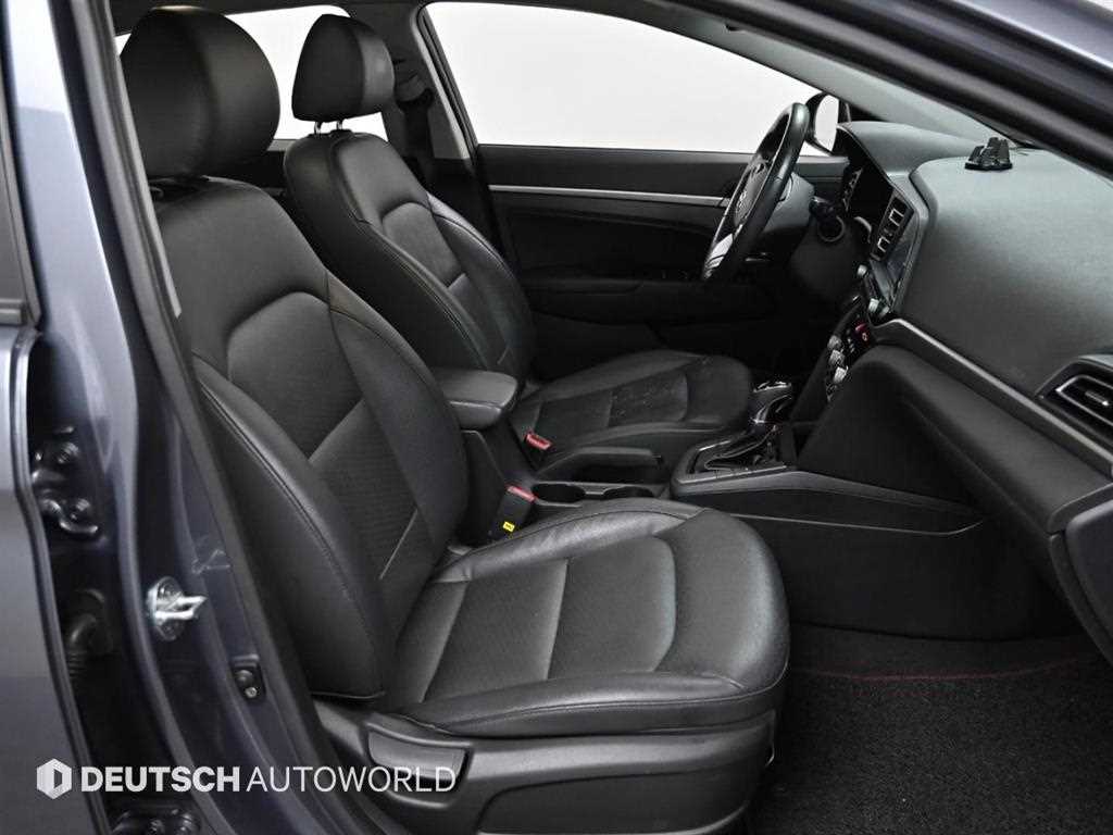 HYUNDAI Avante - Vista 9