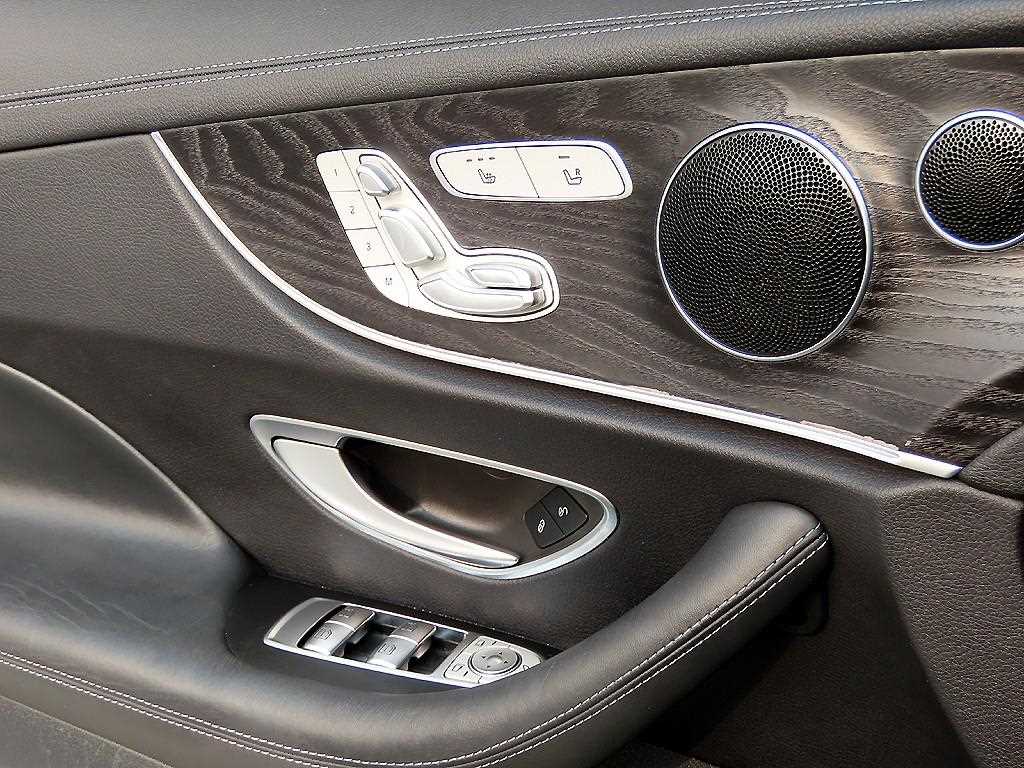 Mercedes Benz E class - Vista 12