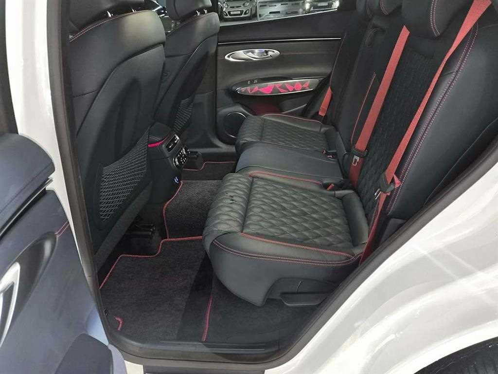 Genesis GV70 - Vista 7