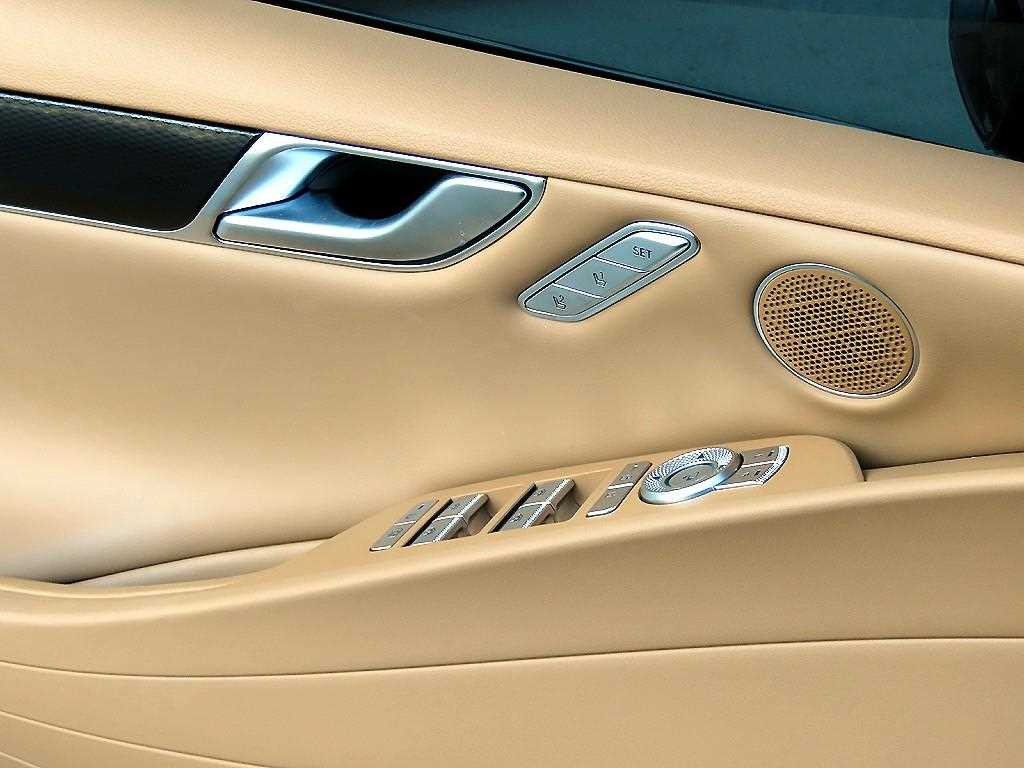 Genesis G80 - Vista 12