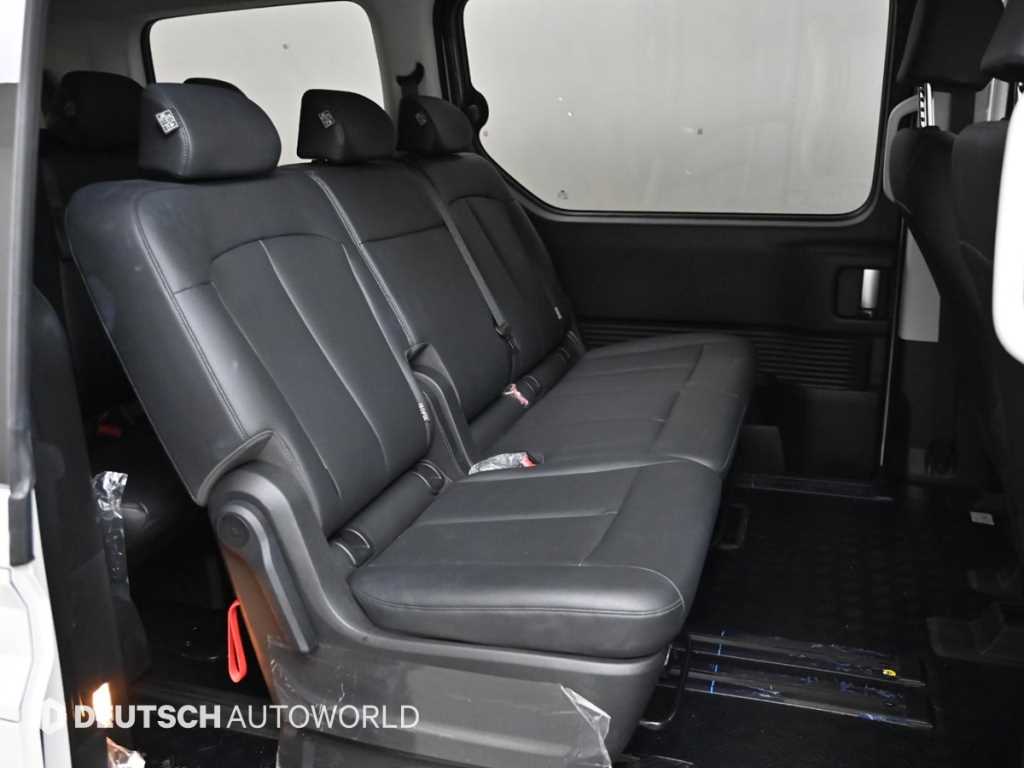 HYUNDAI Staria - Vista 12