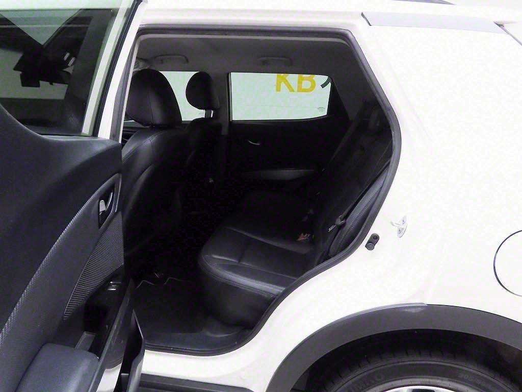 Ssangyong Tivoli 2022 Blanco - Importación desde Corea - HF Imports Iquique - Foto 13