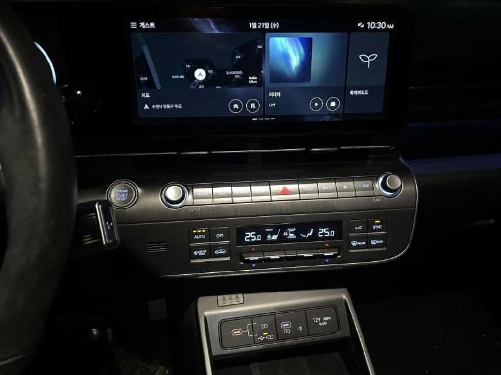 HYUNDAI Kona - Vista 7