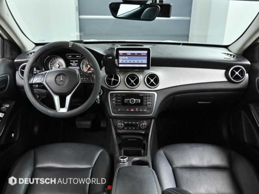 Mercedes Benz GLA Class - Vista 7