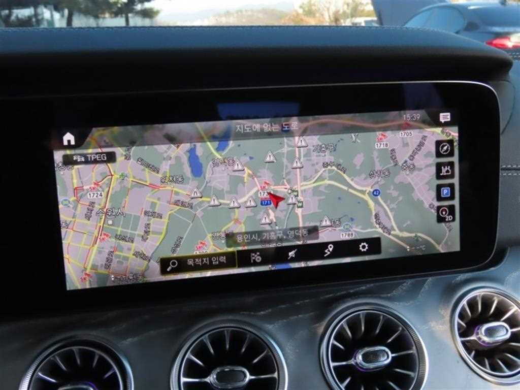 Mercedes Benz CLS Class - Vista 8