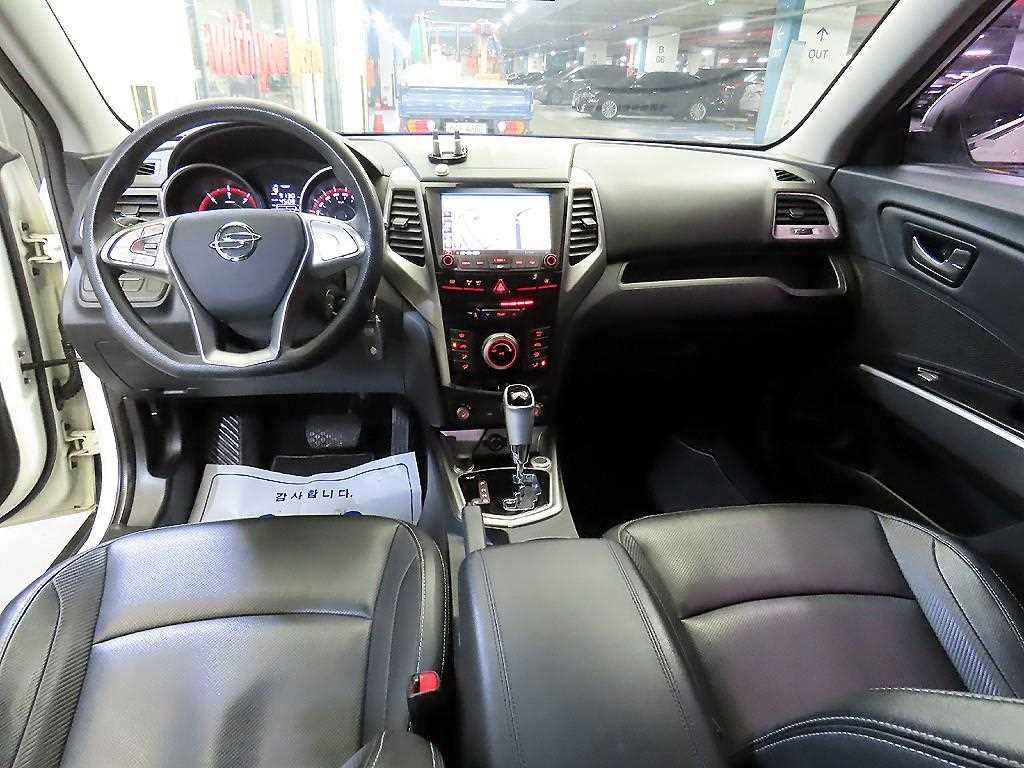 Ssangyong Tivoli - Vista 10