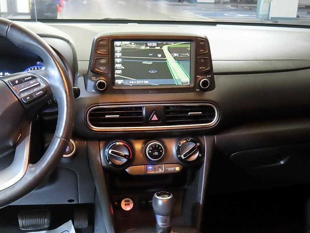 HYUNDAI Kona - Vista 11