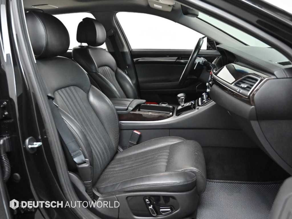 Genesis EQ900 - Vista 10