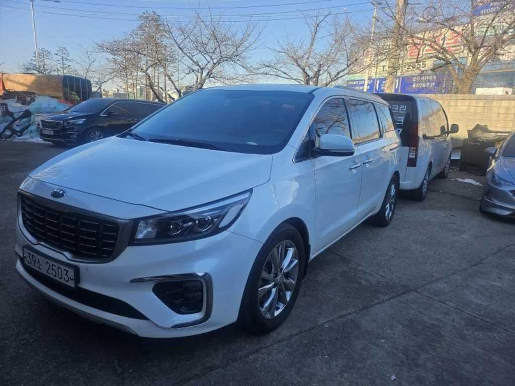 KIA Carnival - Vista 3