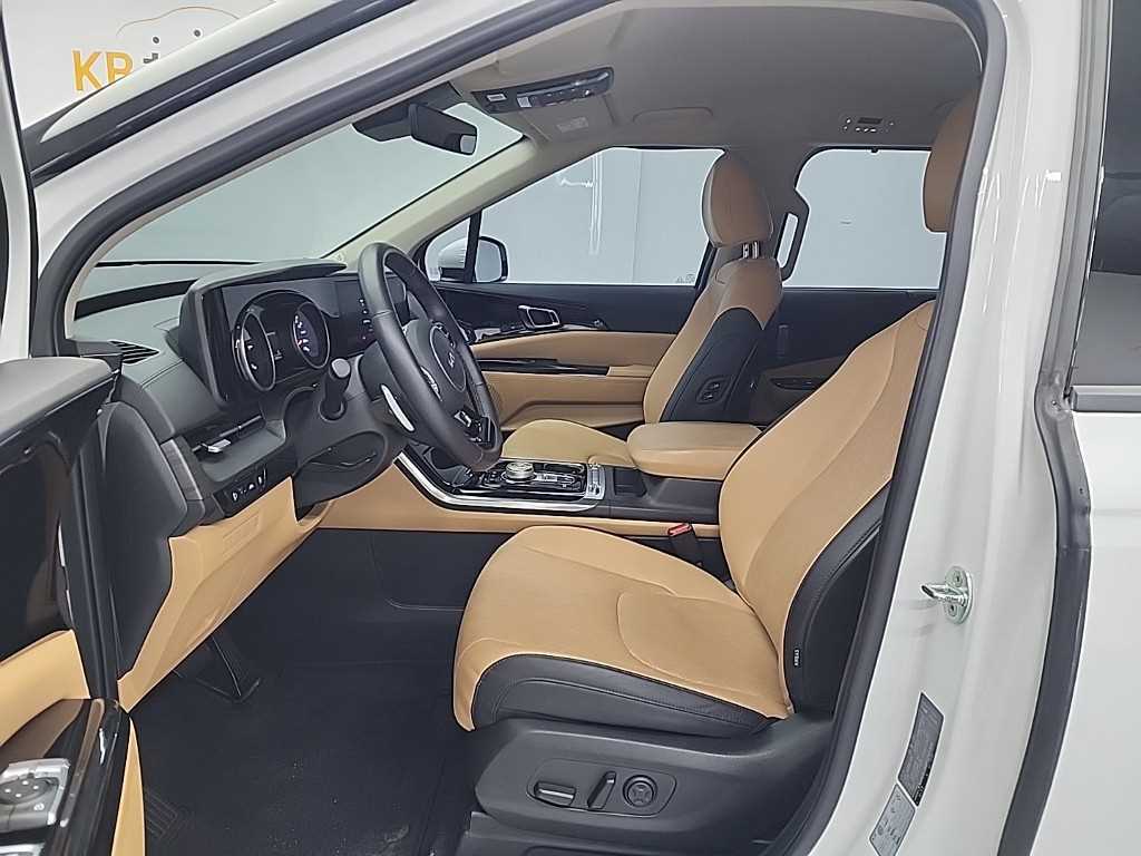 KIA Carnival - Vista 11