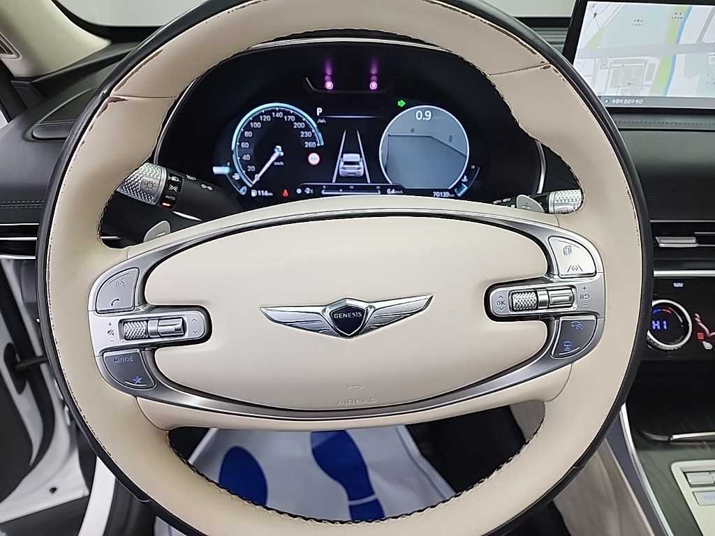 Genesis GV80 - Vista 9