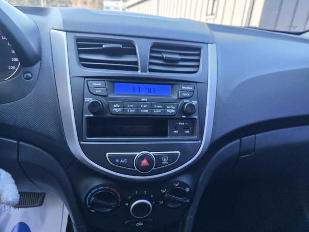 HYUNDAI Accent 2012 Blanco - Importación desde Corea - HF Imports Iquique - Foto 13