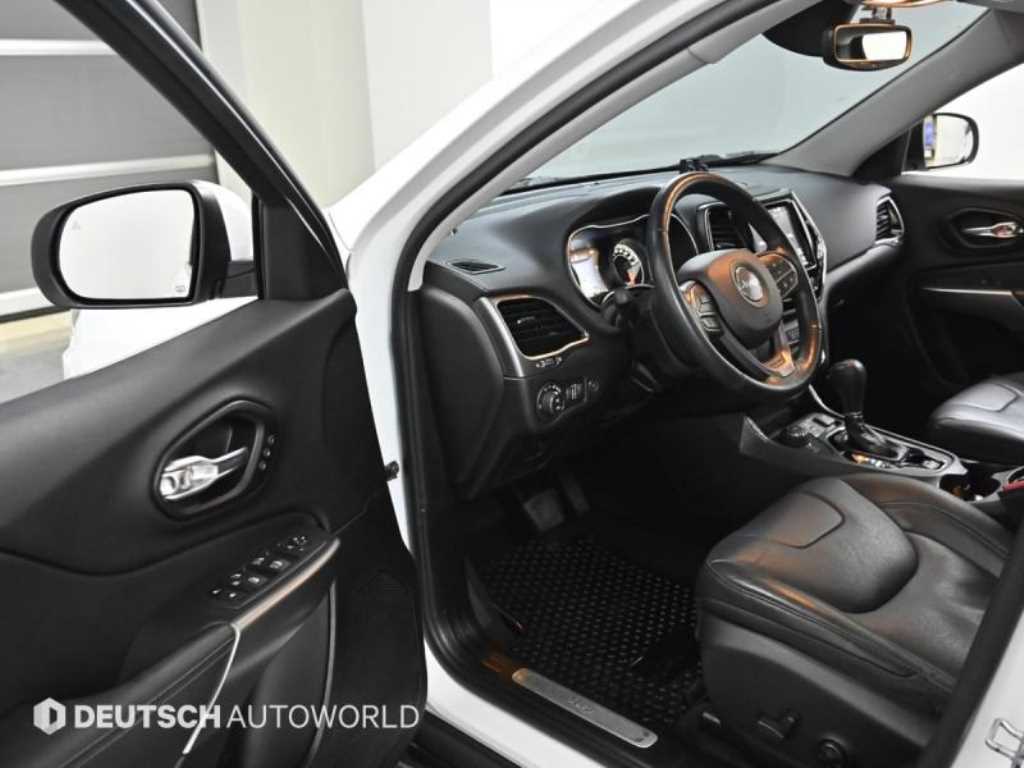 Jeep Cherokee - Vista 11