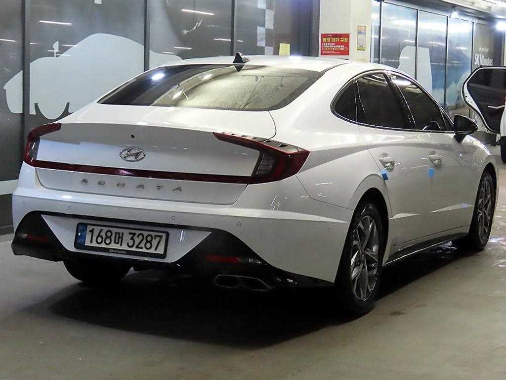 HYUNDAI Sonata - Vista 4
