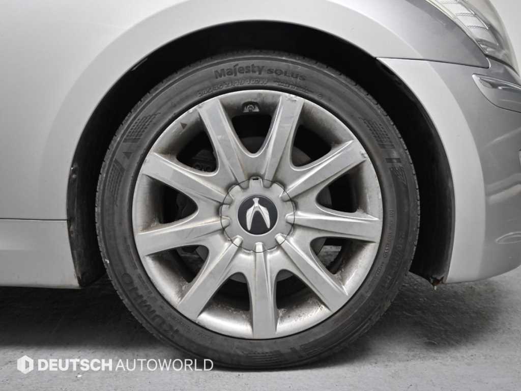 HYUNDAI Equus - Vista 5