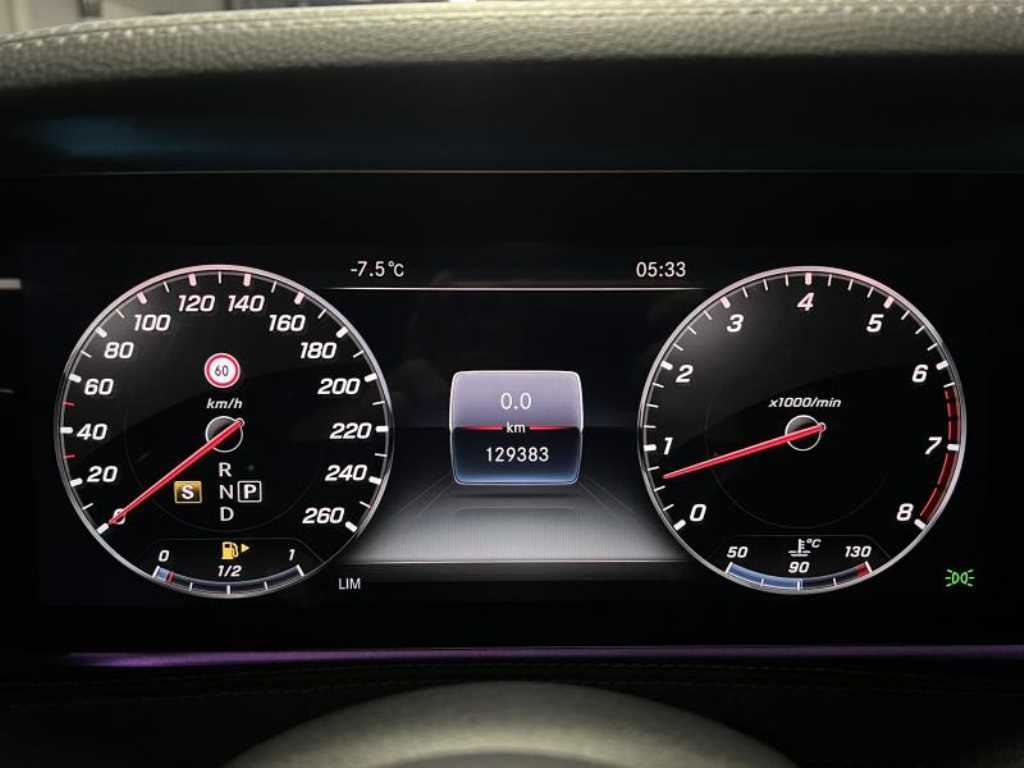 Mercedes Benz S Class - Vista 5