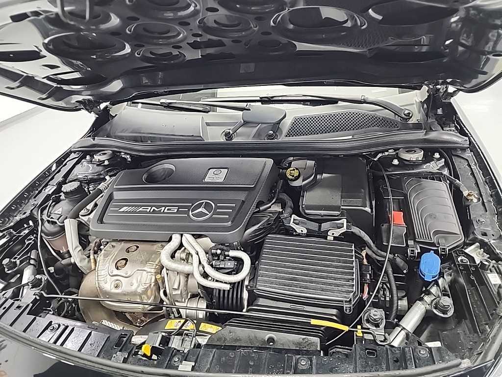 Mercedes Benz GLA Class - Vista 6