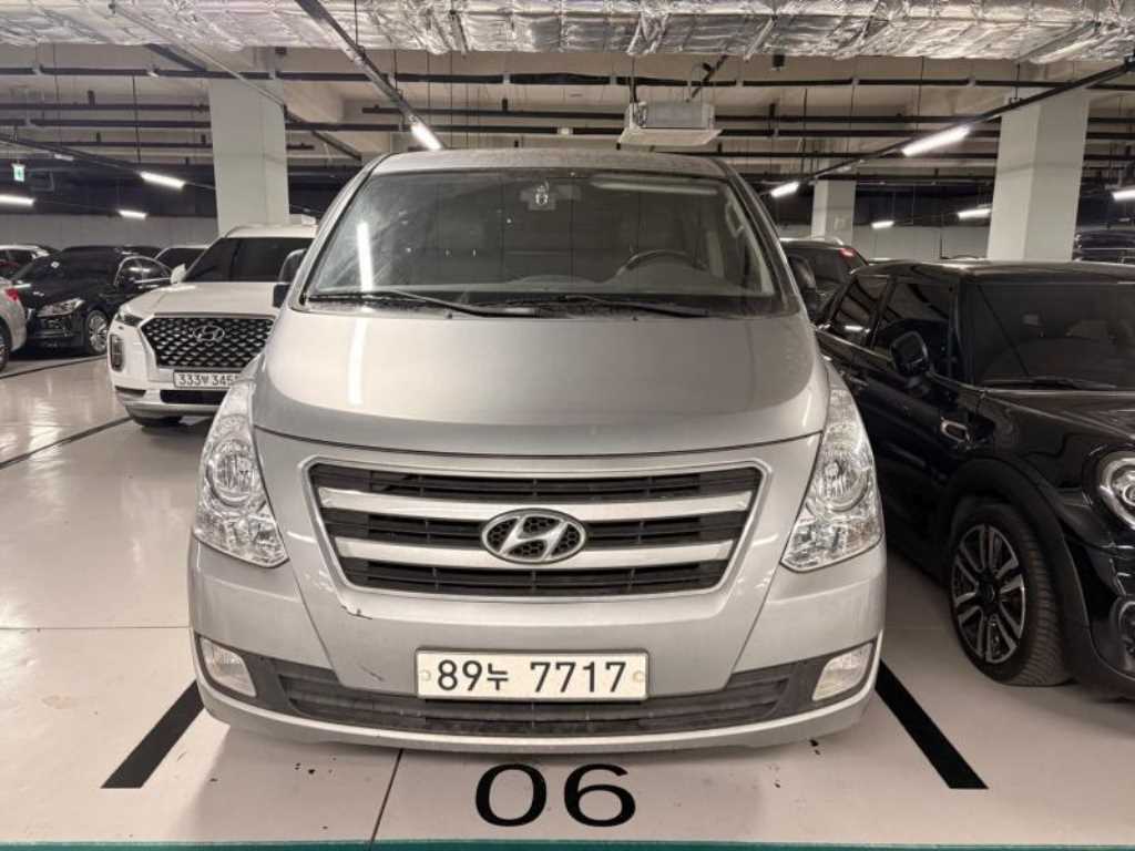 HYUNDAI Starex 2017 Gris - Importación desde Corea - HF Imports Iquique - Foto 1