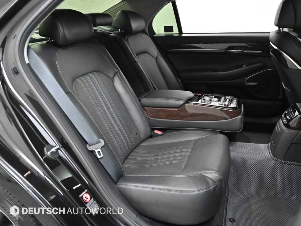 Genesis EQ900 - Vista 12