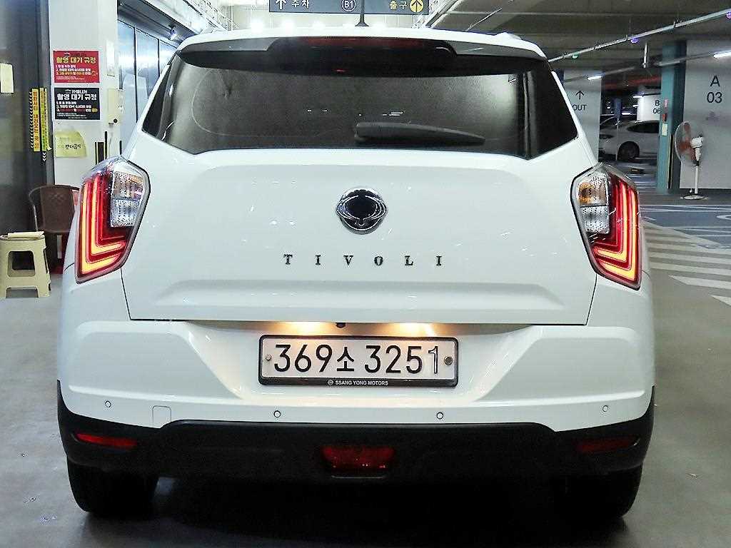 Ssangyong Tivoli - Vista 5