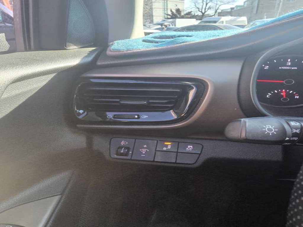 KIA Stonic 2018 Negro - Importación desde Corea - HF Imports Iquique - Foto 16