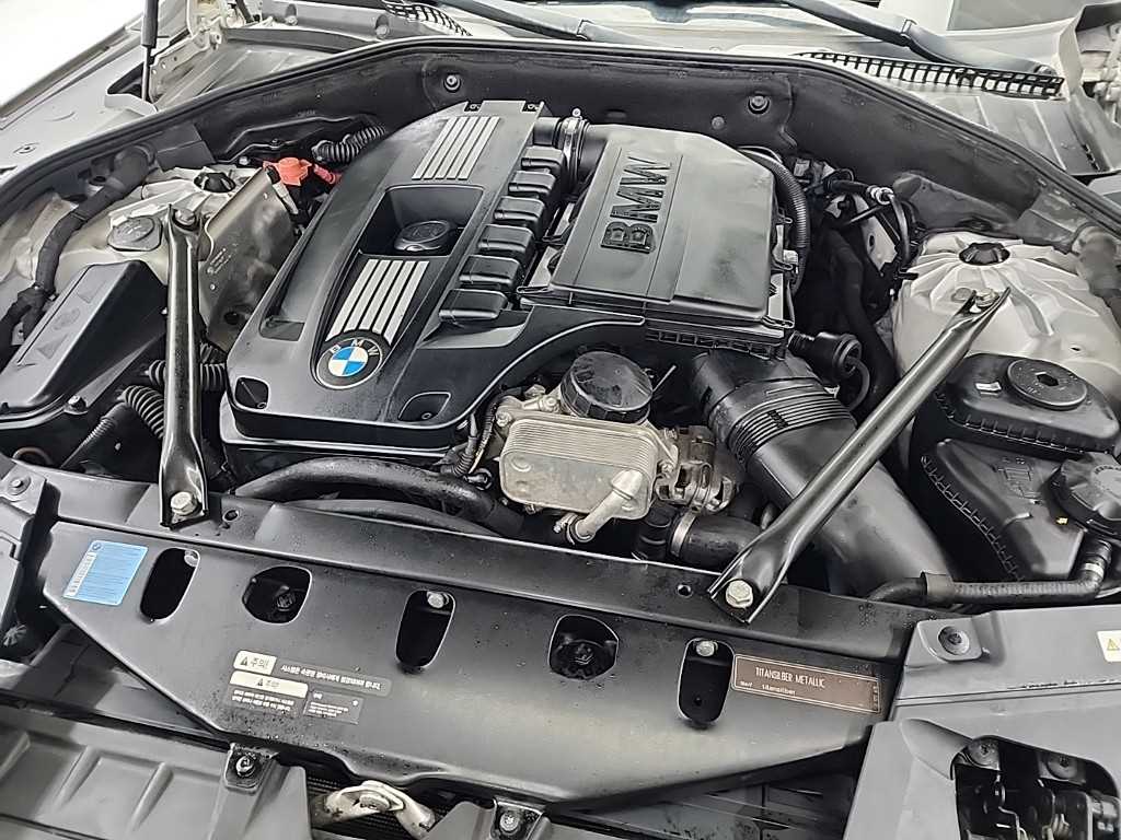 BMW 7 Series - Vista 5