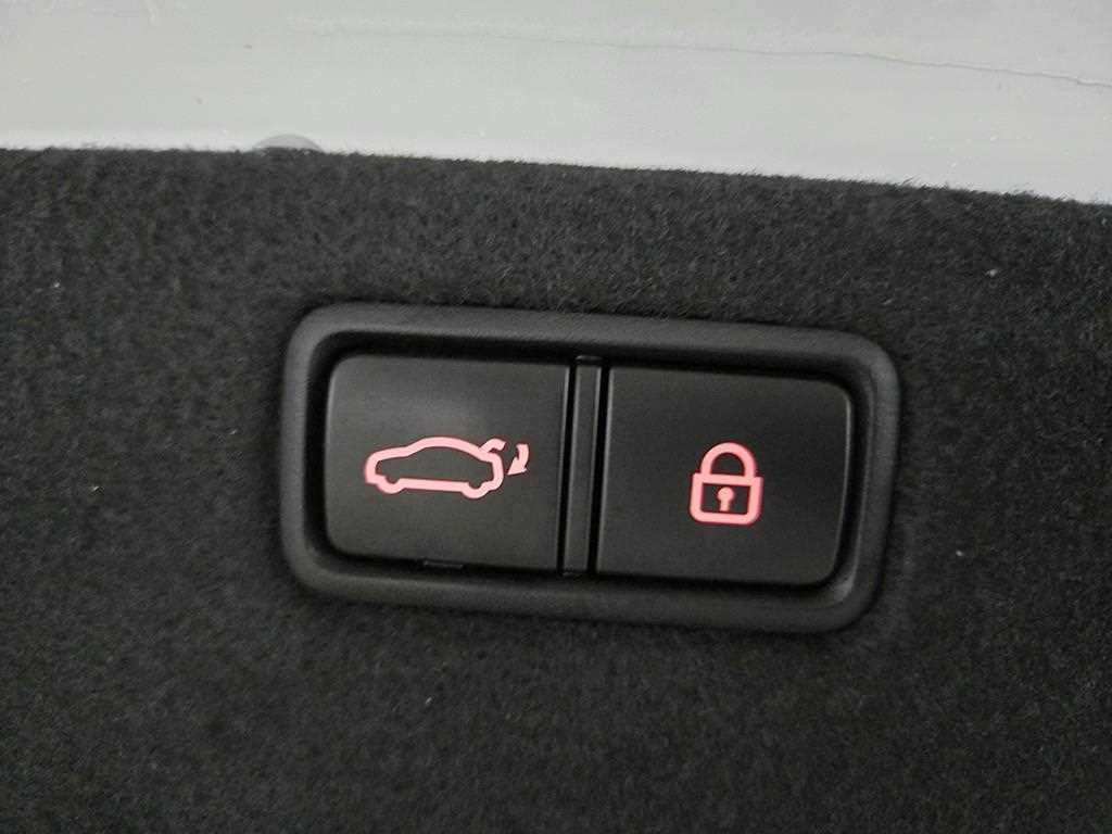 Genesis G70 2020 Blanco - Importación desde Corea - HF Imports Iquique - Foto 18