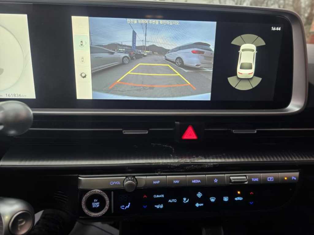 HYUNDAI Ioniq 6 - Vista 7