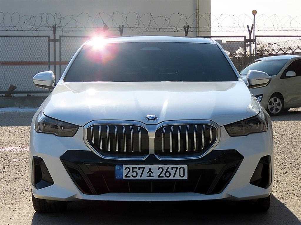 BMW 5 Series 2025 Blanco - Importación desde Corea - HF Imports Iquique - Foto 1