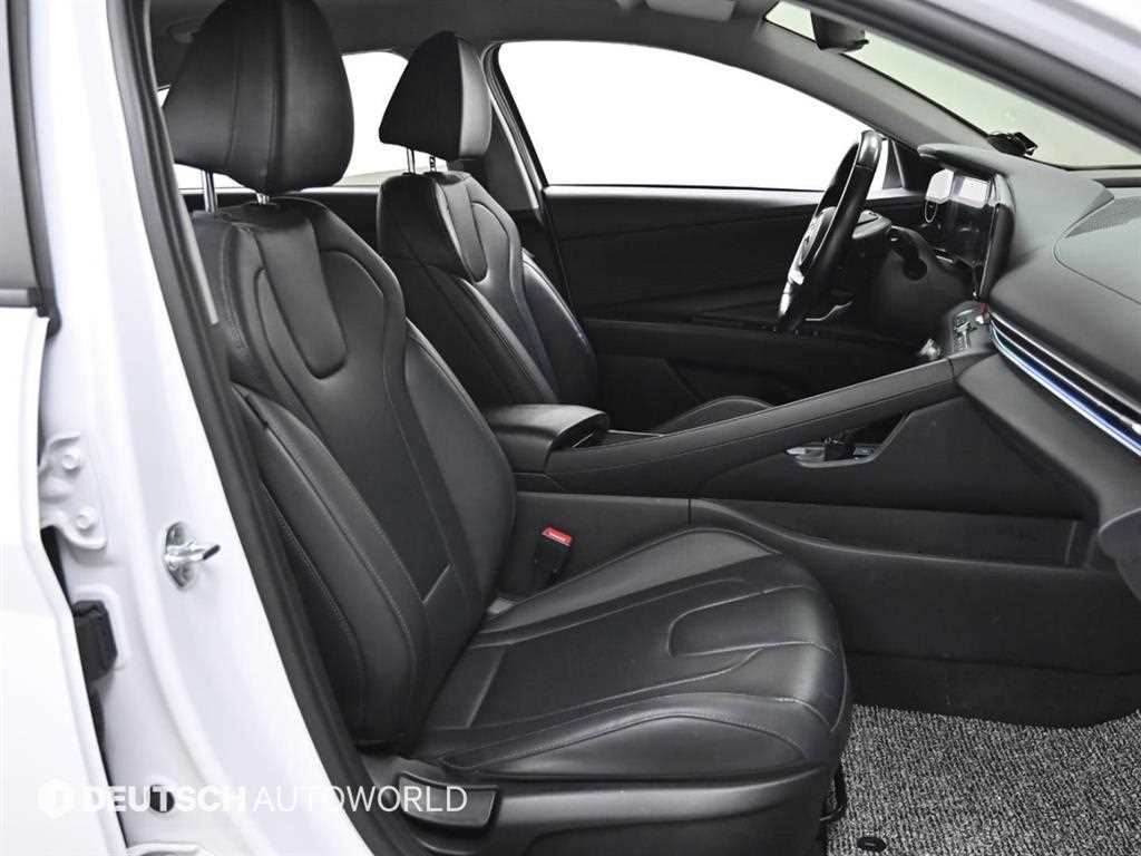 HYUNDAI Avante - Vista 10