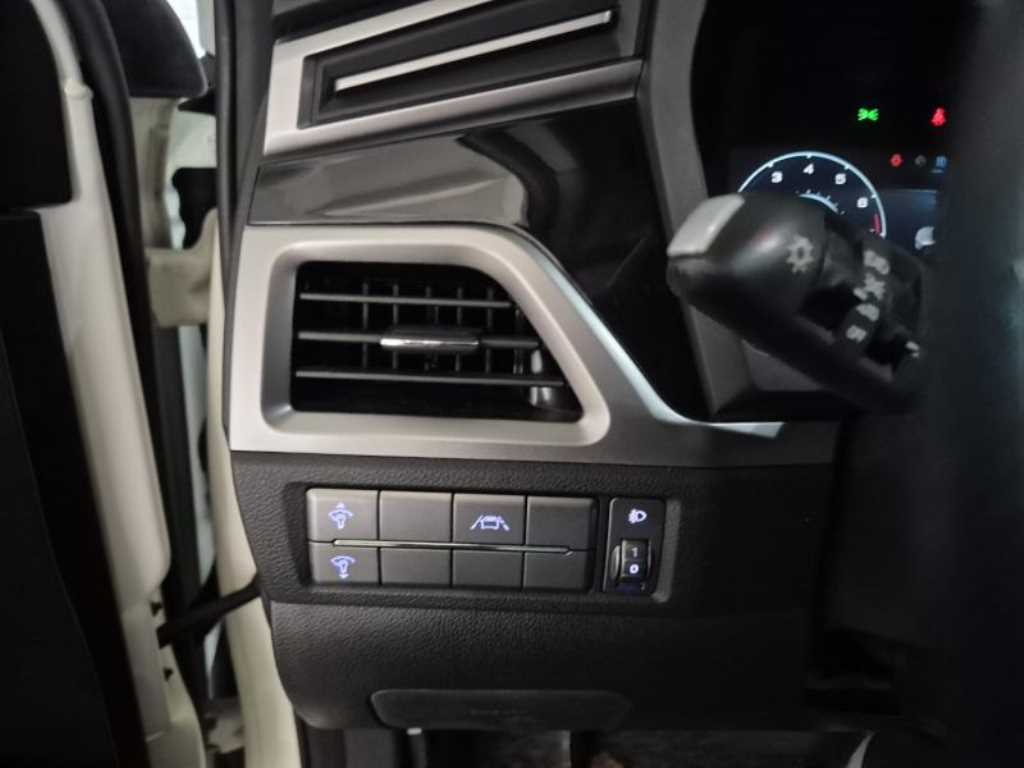 Ssangyong Korando - Vista 5