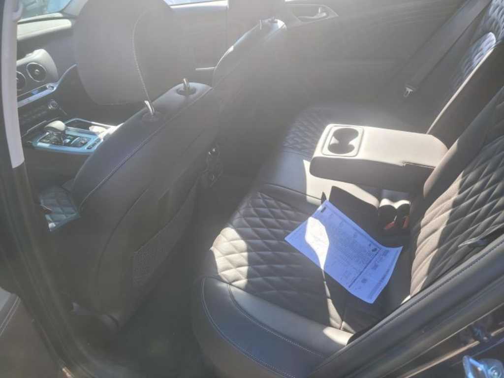 KIA Stinger - Vista 4